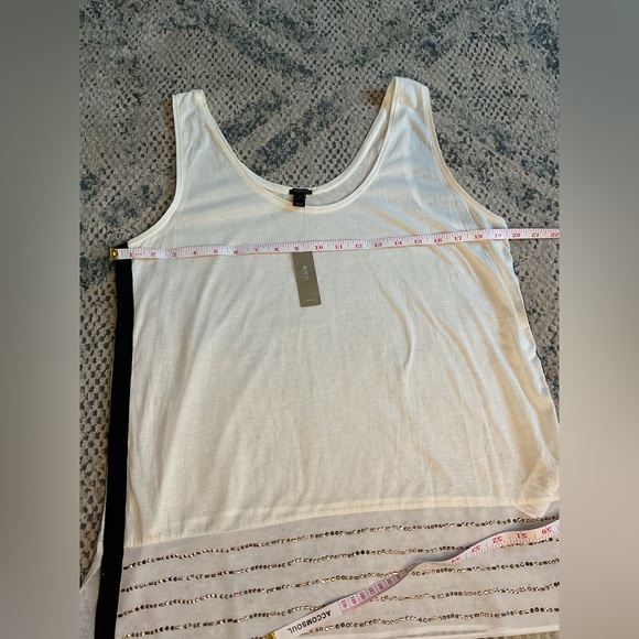 NWT J. Crew Embellished Silk-Hem Tank
Top Size M - Picture 4 of 7